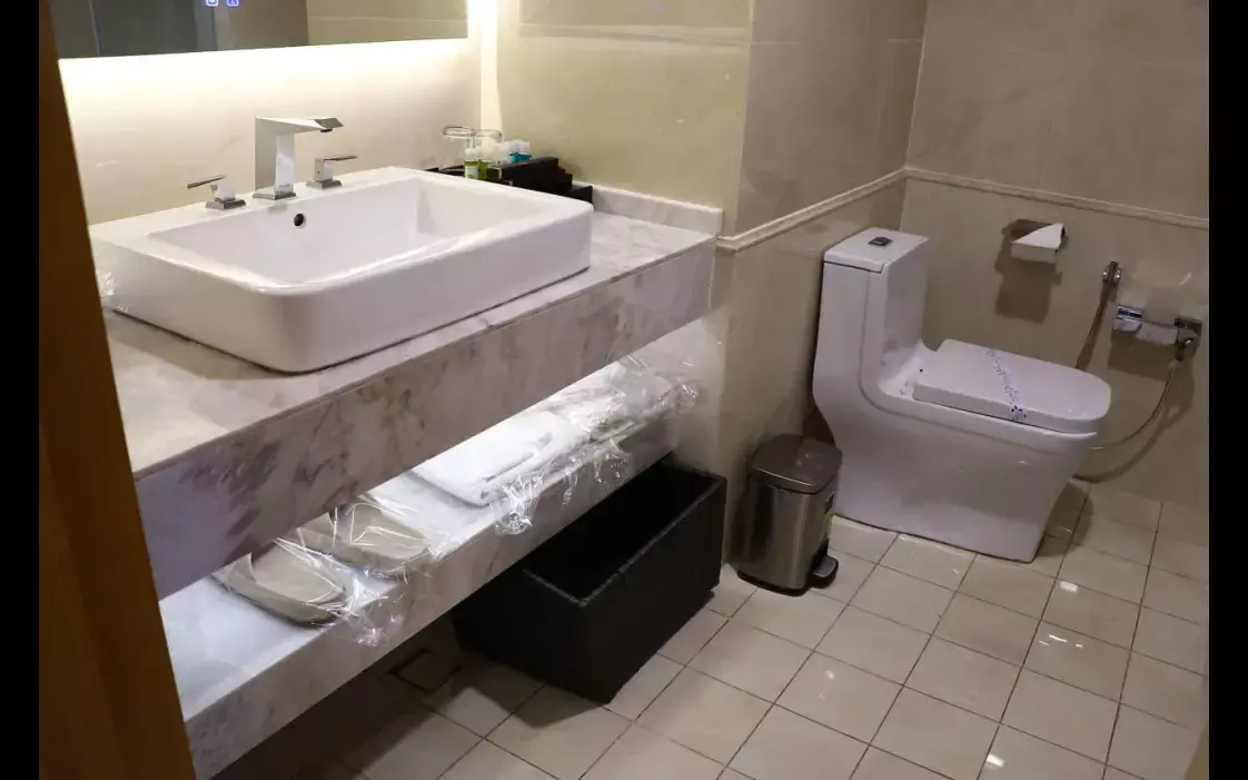 KishPalasbathroom