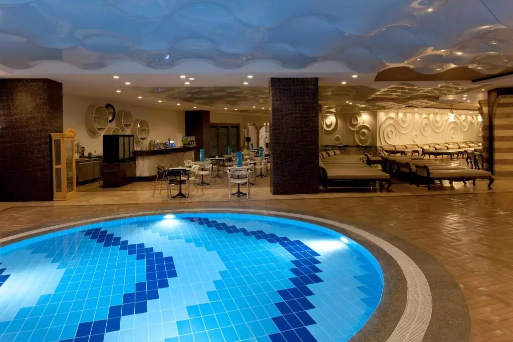 delphin-imperial-hotel-pool.jpg