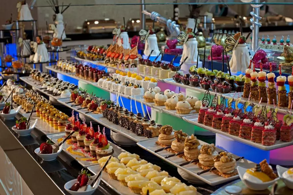 delphin-imperial-hotel-snaks.jpg