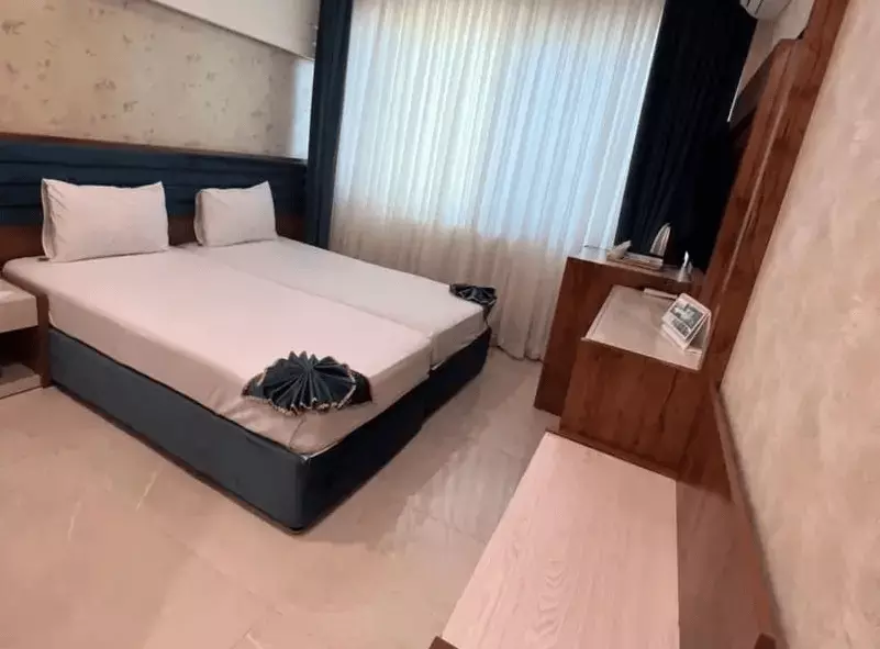 ghods-hotel-room