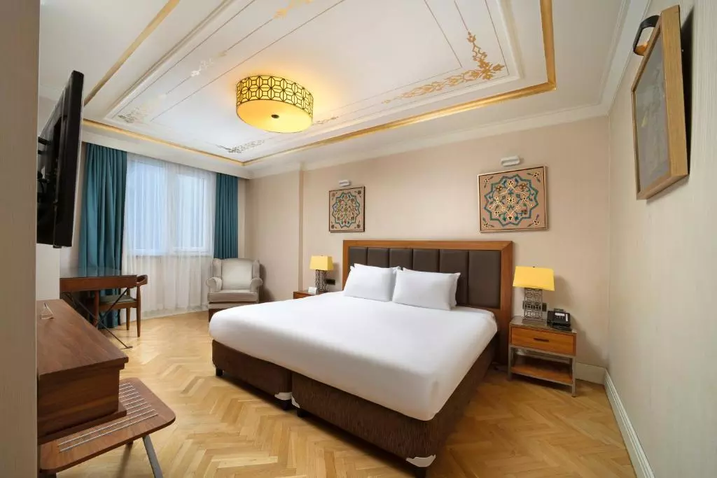 golden-age-room