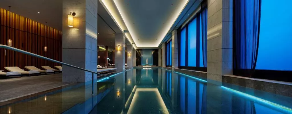 hiltombomontiindoorpool