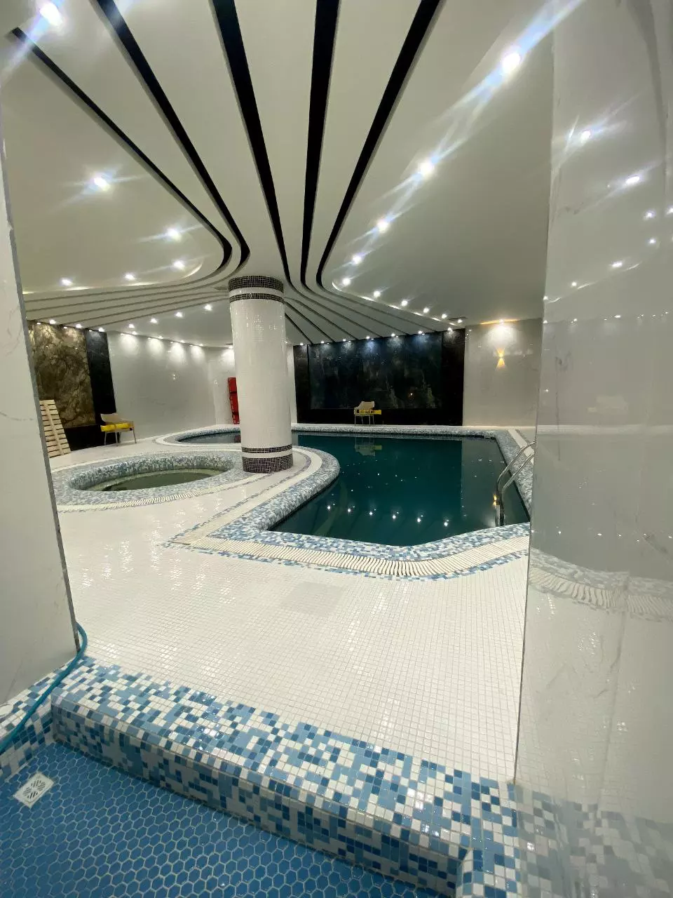 shokoohsharestanpool