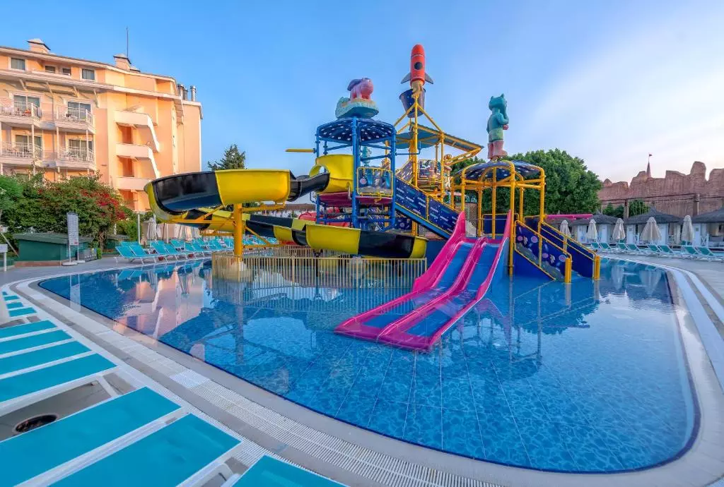 innvista-belek-pool.jpg