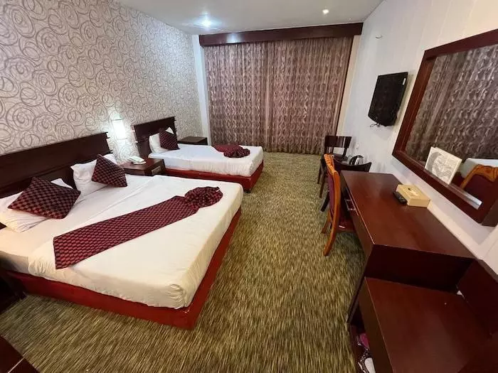 parmidakishhotelroom